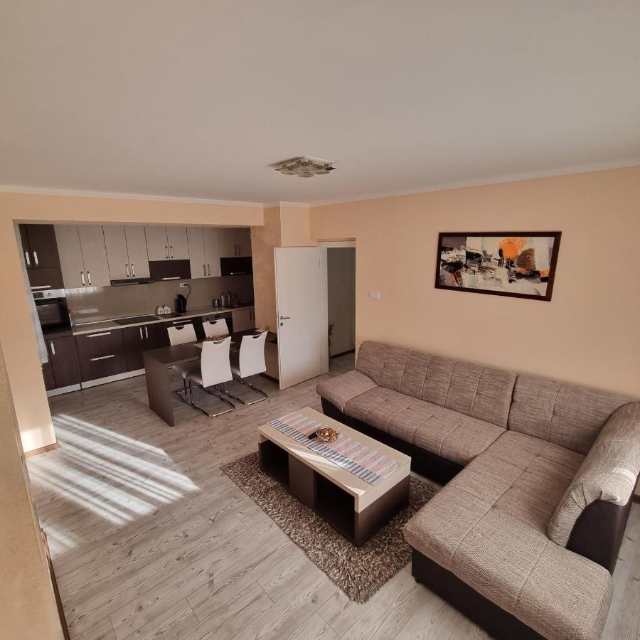 Koks Apartmans 수보티차 외부 사진