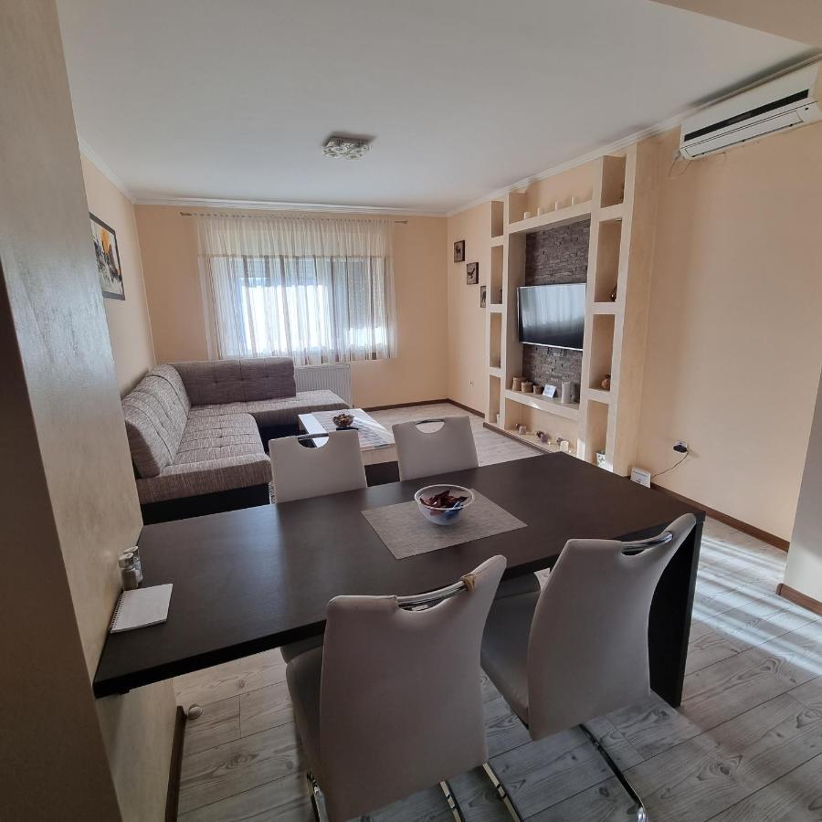Koks Apartmans 수보티차 외부 사진