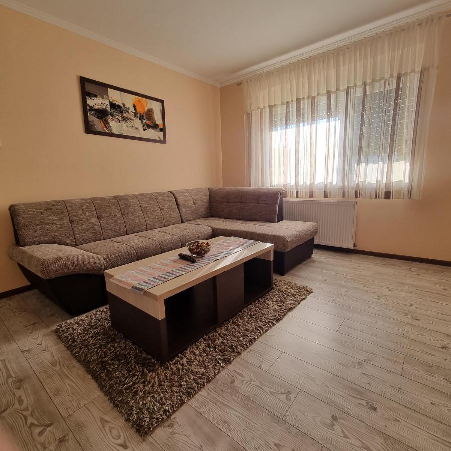 Koks Apartmans 수보티차 외부 사진
